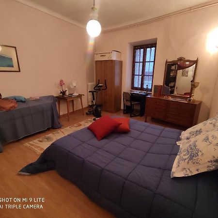 Apartamento Ex Ostu Impero: Vino, Tartufo Ed Ospitalita La Morra Exterior foto