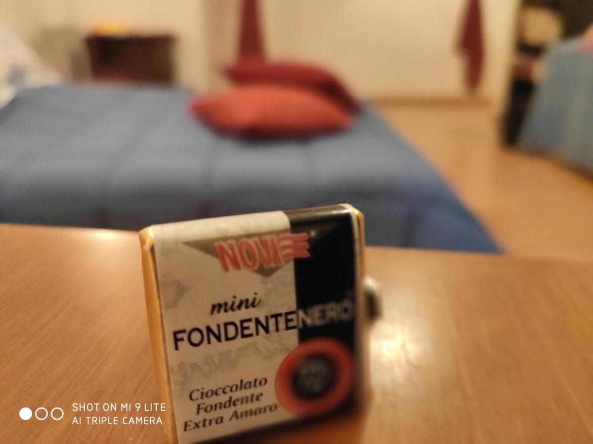 Apartamento Ex Ostu Impero: Vino, Tartufo Ed Ospitalita La Morra Exterior foto