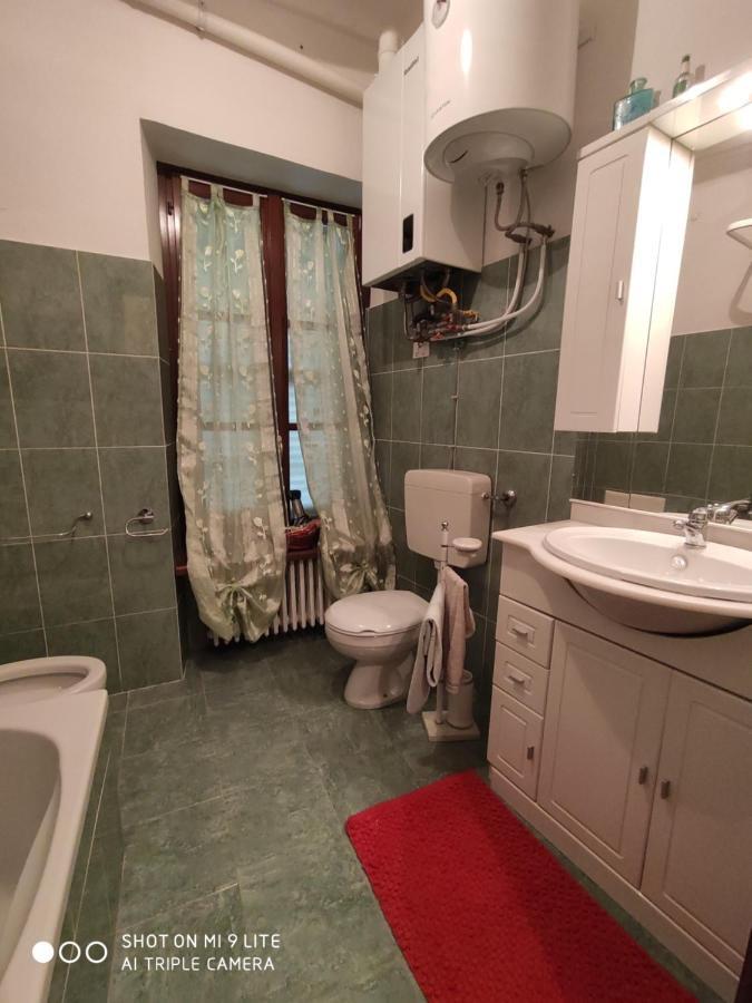 Apartamento Ex Ostu Impero: Vino, Tartufo Ed Ospitalita La Morra Exterior foto